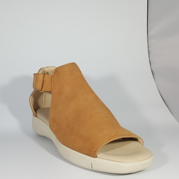 The Flexx Platform Sandal w/ Hook & Eye Closure - Picture 2 of 4